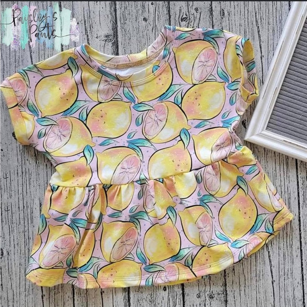 5/$50+FS [4T] Paisley’s Pants Boutique Lemon Print T-Shirt